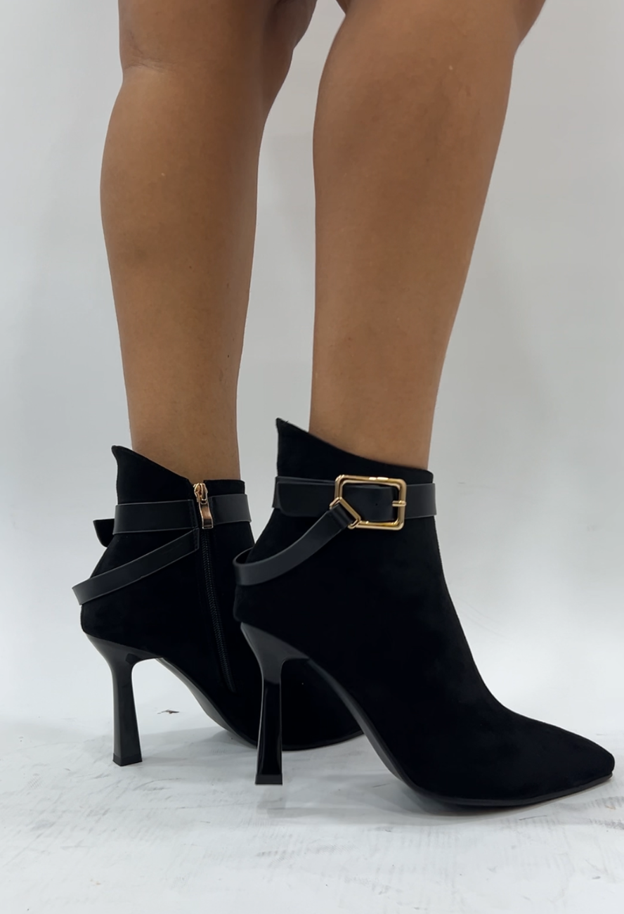 Pipe Ankle boots Black