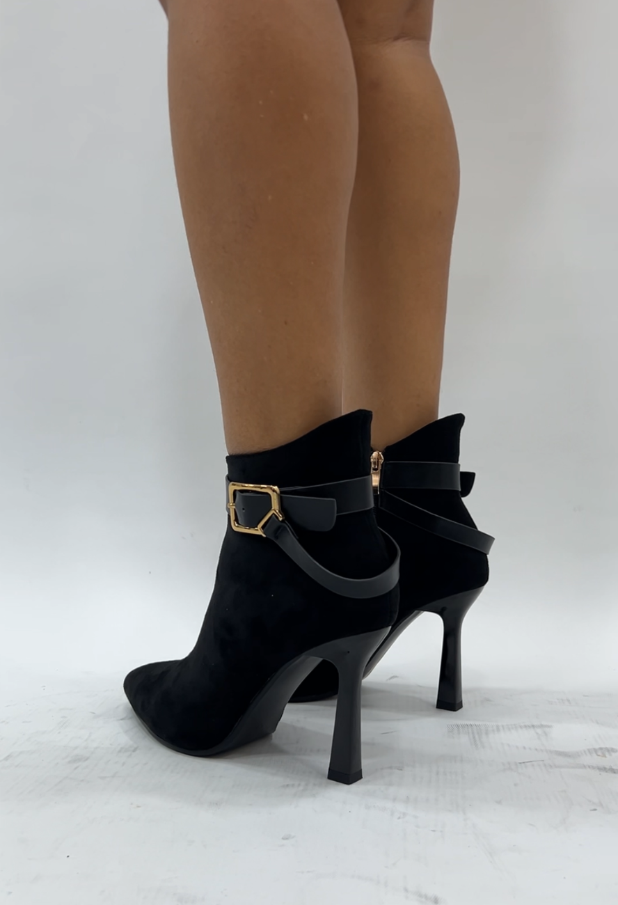 Pipe Ankle boots Black