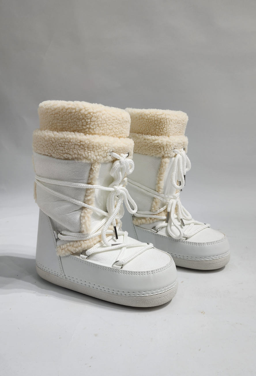 SNOW BOOTS - WHITE