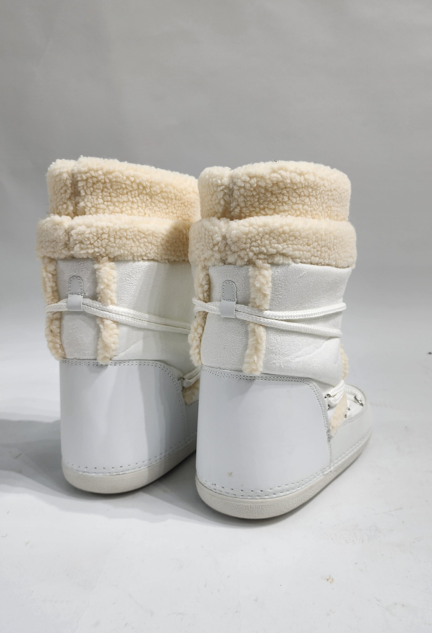 SNOW BOOTS - WHITE