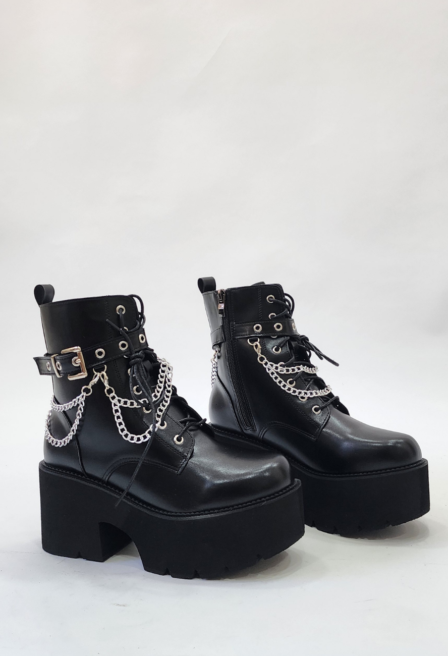 OX Chain Boots