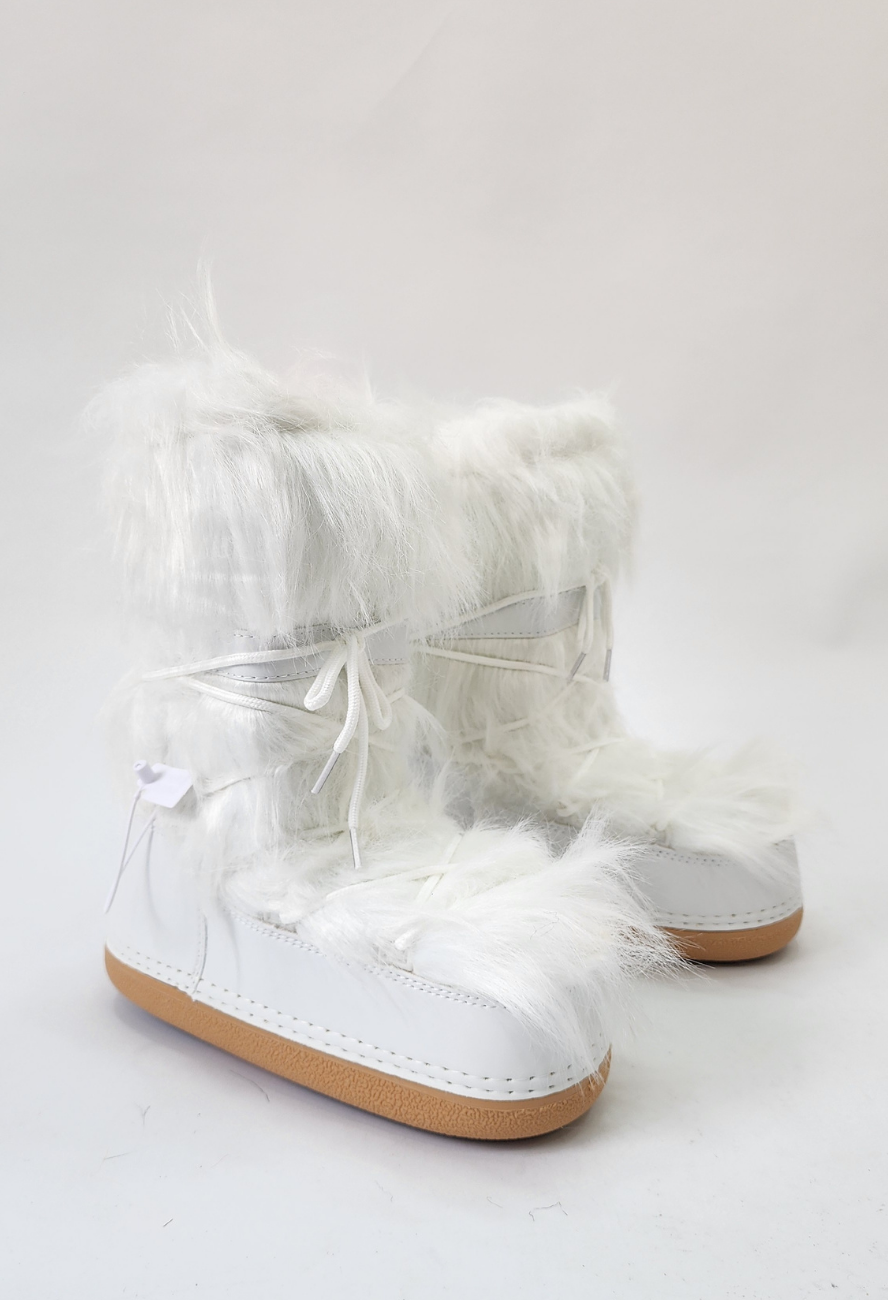 SNOW BOOTS