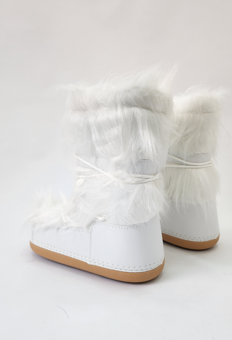 SNOW BOOTS