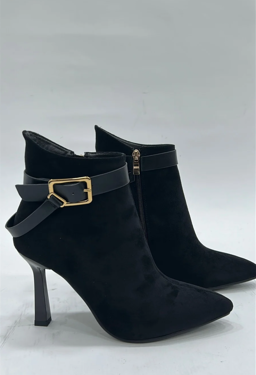 Pipe Ankle boots Black