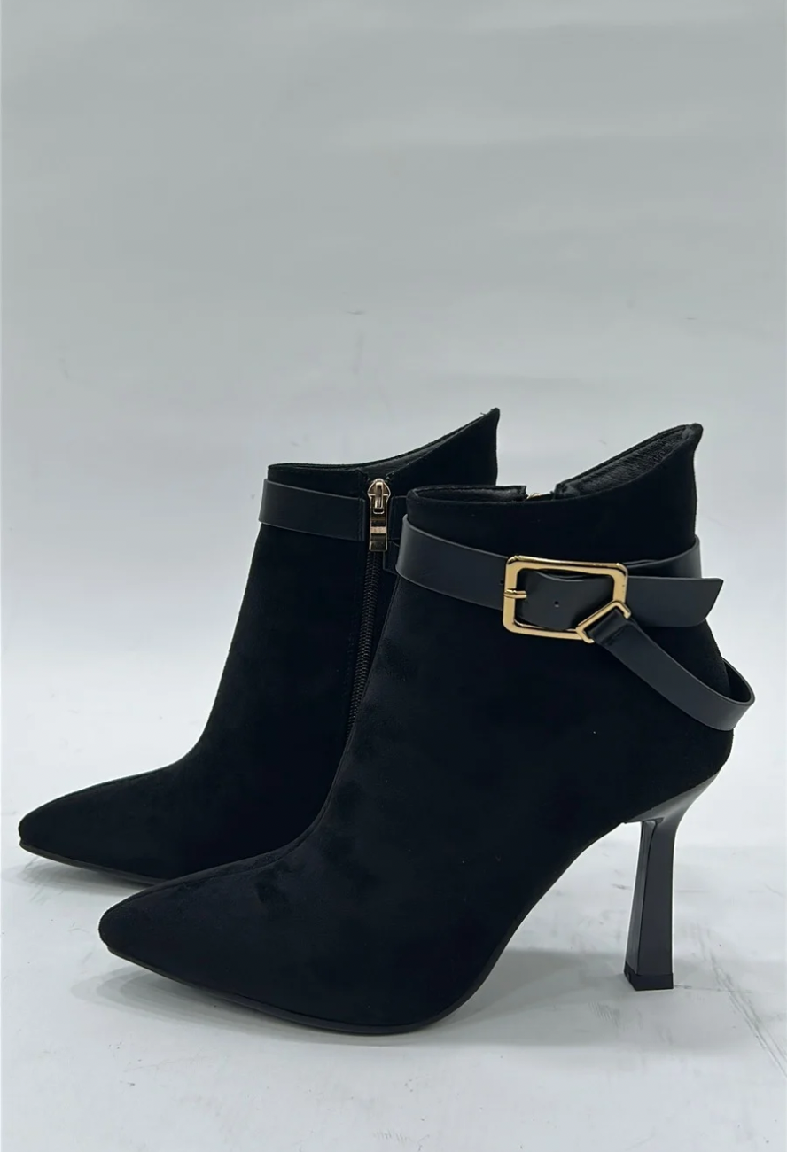 Pipe Ankle boots Black