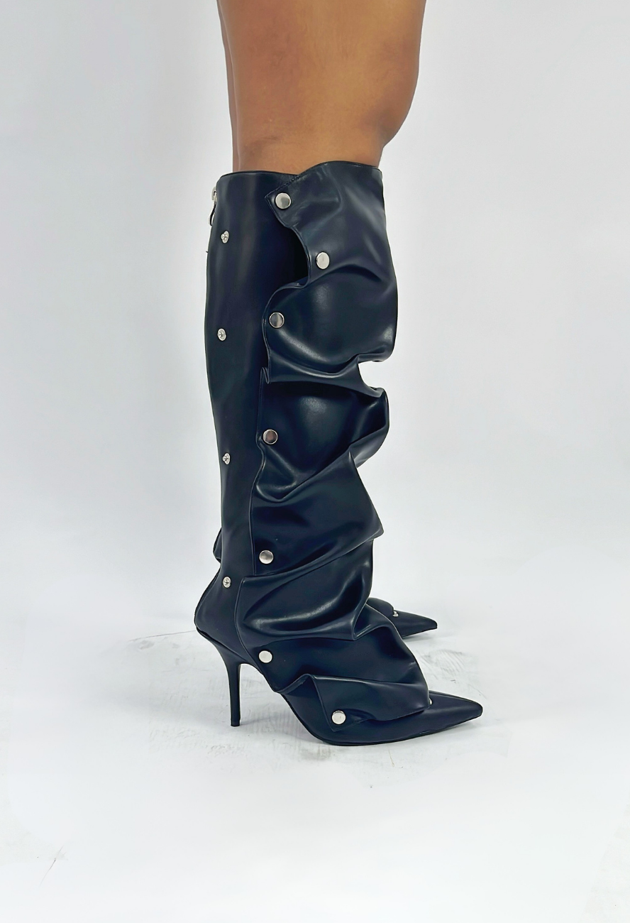 SCARLET BOOTS - PREMIUM BLACK