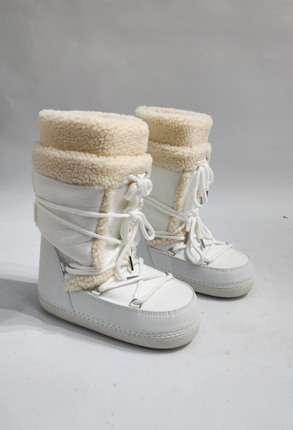 SNOW BOOTS - WHITE