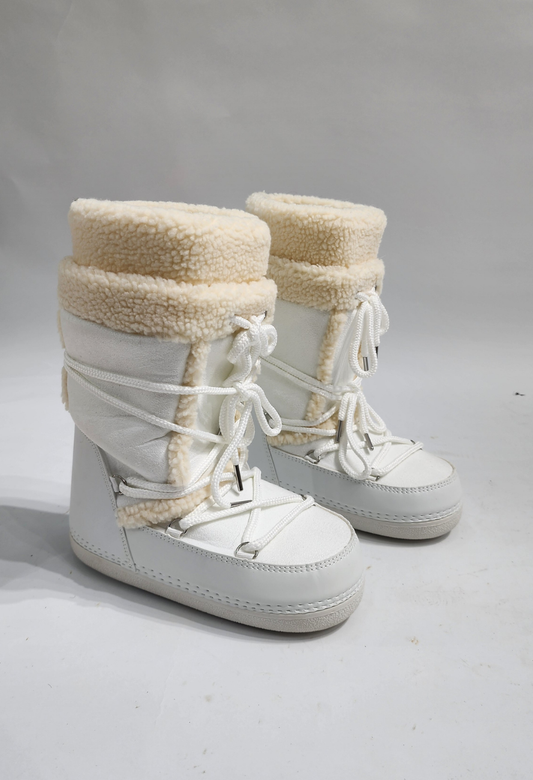 SNOW BOOTS - WHITE