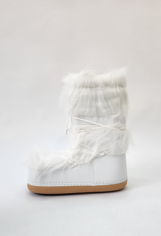 SNOW BOOTS