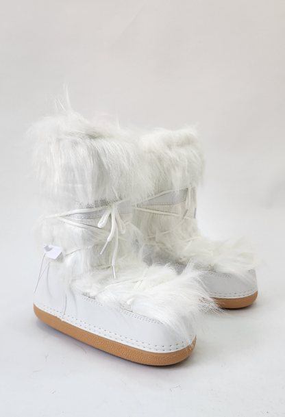 SNOW BOOTS