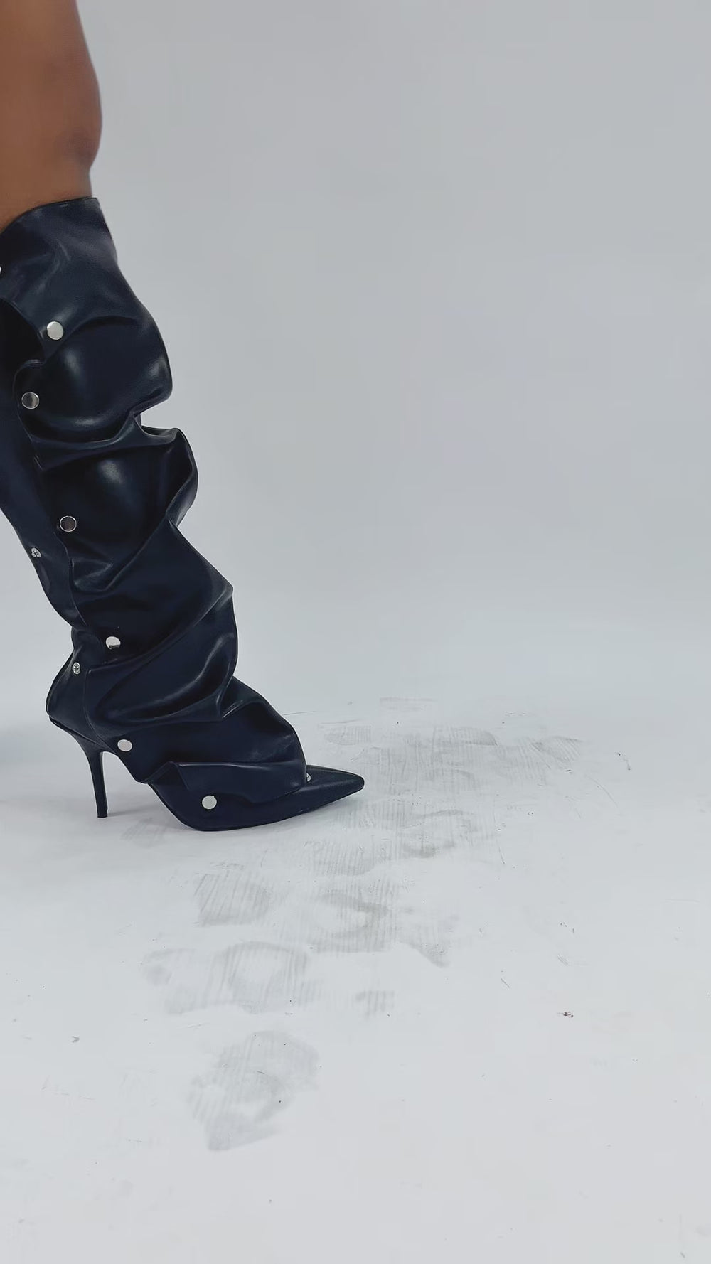 SCARLET BOOTS - PREMIUM BLACK